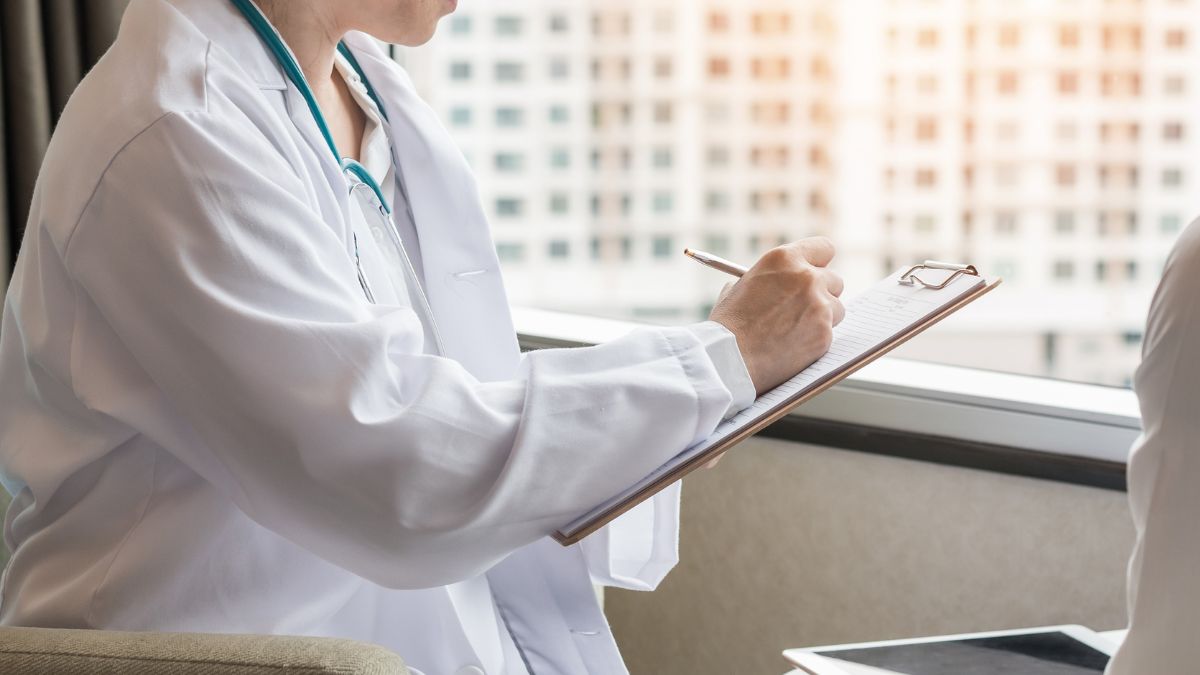 Czy krótka terapia hormonalna przed operacją może pomóc uniknąć chemioterapii w...