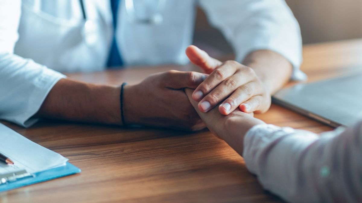 Wyleczenie raka nie oznacza końca lęku i stresu. Pacjenci potrzebują wsparcia psychologicznego także po zakończeniu leczenia