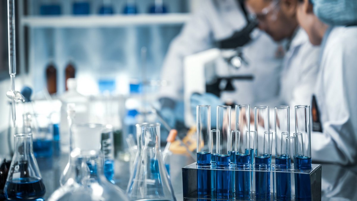 Rola avelumabu w leczeniu adjuwantowym potrójnie ujemnego raka piersi: analiza badania...