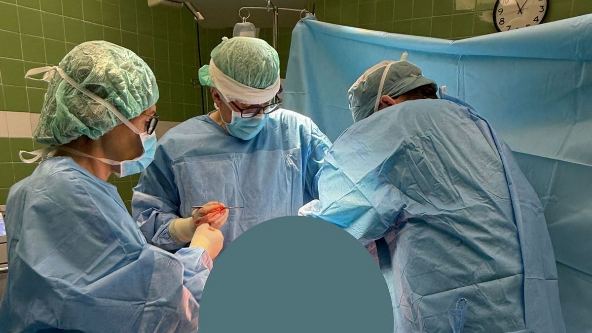 Zespół chirurgów w NIO usunął 20-kilogramowy guz.